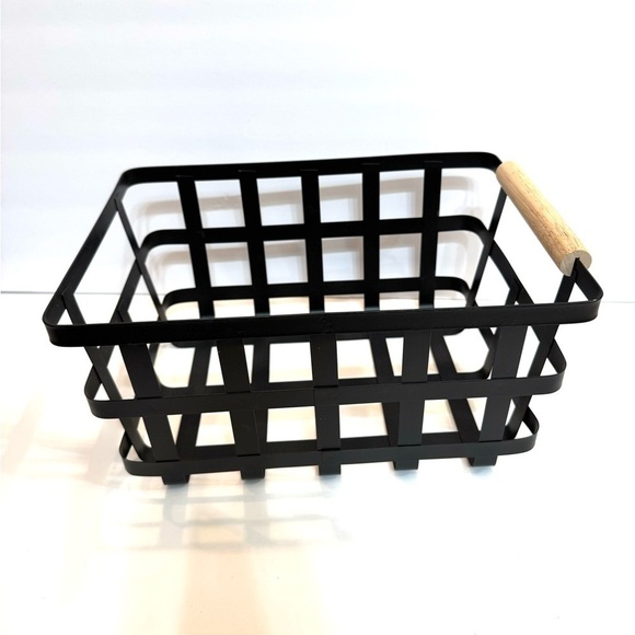 Contemporary Black Metal Basket Modern Farmhouse - Picture 1 of 10